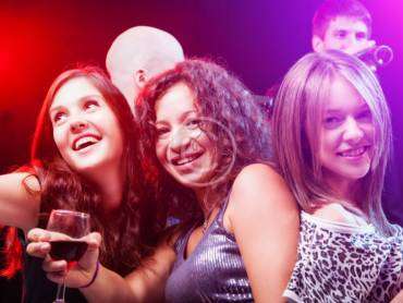 Special Offer: Free Drinks on Friday Nights